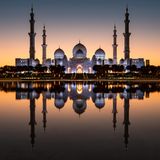 Blick von der Gedenkstätte Wahat Al Karama auf die große Moschee