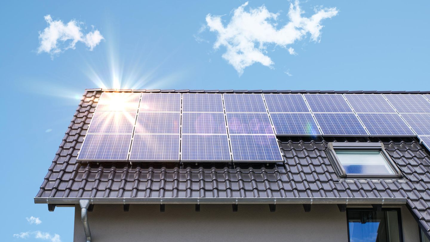 Solarstrom vom eigenen Dach lohnt sich vor allem dann, wenn möglichst viel davon selbst verbraucht wird