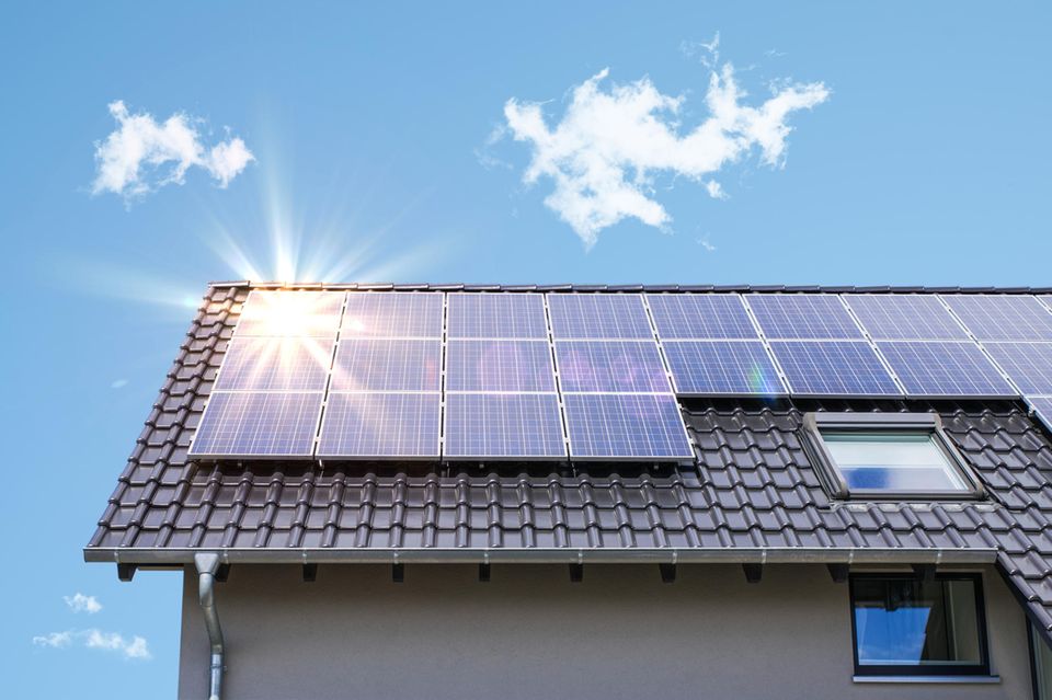Solarstrom vom eigenen Dach lohnt sich vor allem dann, wenn möglichst viel davon selbst verbraucht wird
