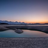 23.03.2022      "Nur wenige Wochen im Jahr ist der Forggensee an einigen Stellen so trocken das man solch bizarre Naturschönheiten festhalten kann... ."      Kamera: Sony A7III, Sony SEL 16-35 2,8GM, Gitzo Stativ  Mehr Fotos von Manfred Herrmann