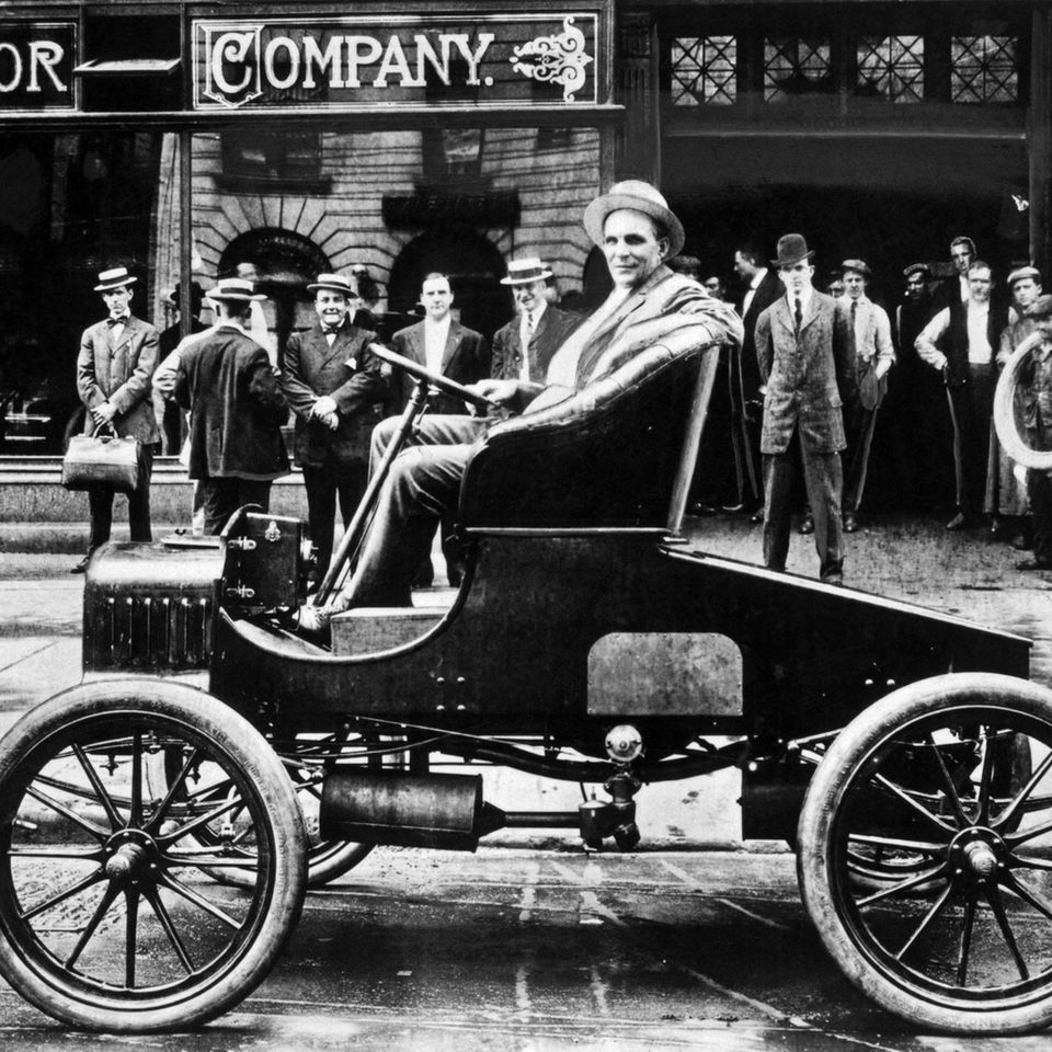 Zweimal scheitert Henry Ford mit Autofabriken, bevor der Erfolg 1908 kommt: mit dem so robusten wie erschwinglichen Modell T