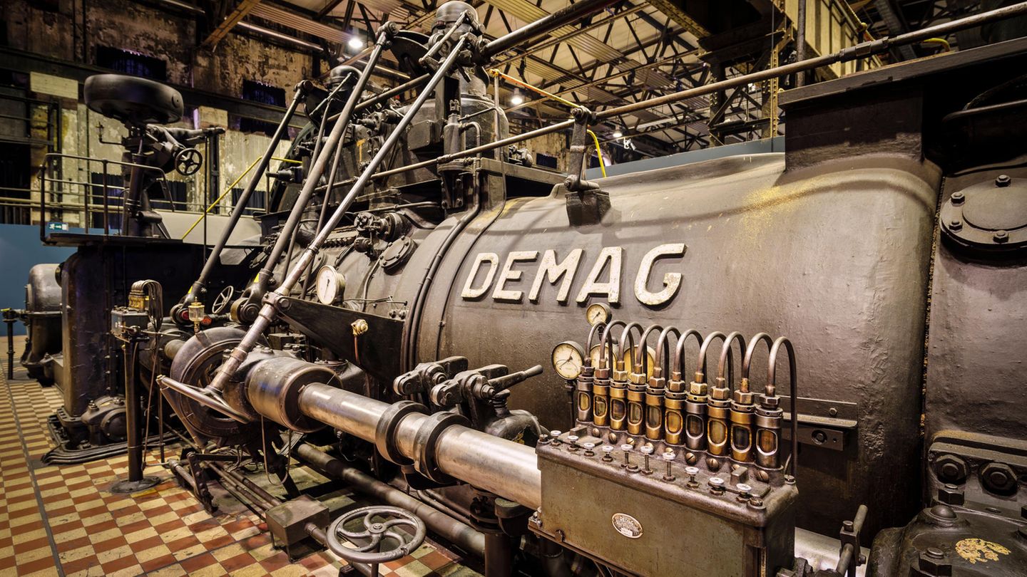 Völklinger Hütte, Völklingen Der 1914 von dem Maschinenbauunternehmen Demag gebaute Gichtgasmotor hatte eine Leistung von 2710 PS und trieb in der Gebläsehalle die Lüfter für die Hochöfen an. Die viel leistungsfähigeren Gasmotoren ersetzten die zuvor genutzten Dampfmaschinen.