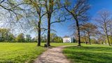 Hamburger Jenischpark mit Blick auf das Jenischhaus