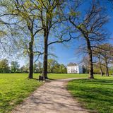 Hamburger Jenischpark mit Blick auf das Jenischhaus