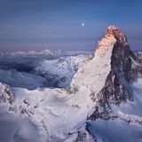 Das Matterhorn im Morgengrauen. Aufgenommen wurde das Bild 1993.  Seit fast 40 Jahren dreht sich bei dem Fotografen James Balog alles um das wichtigste Thema unserer Zeit: die Veränderung der Natur durch den Menschen.