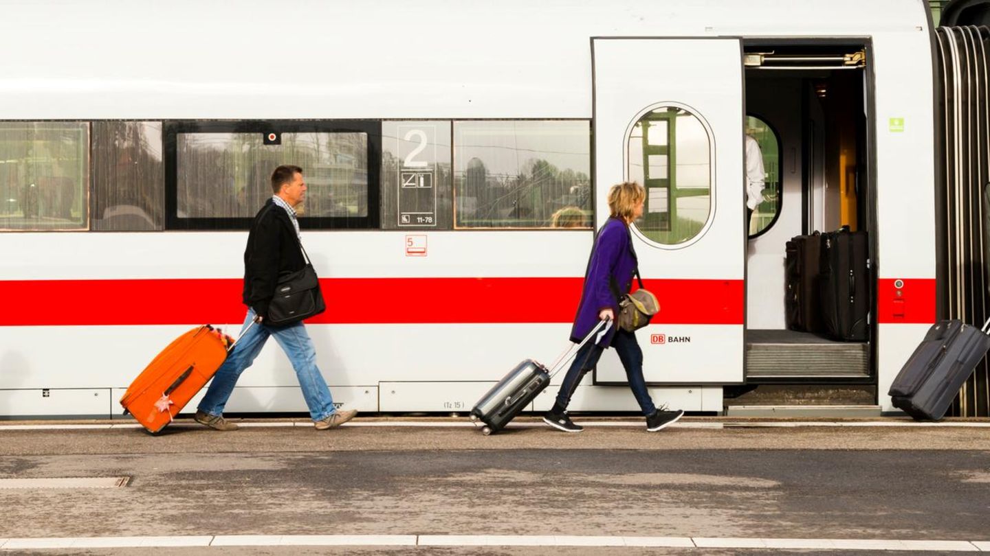 Tipps und Tricks: Bahn statt Auto: So finden Sie günstige Tickets für den Weihnachtsurlaub