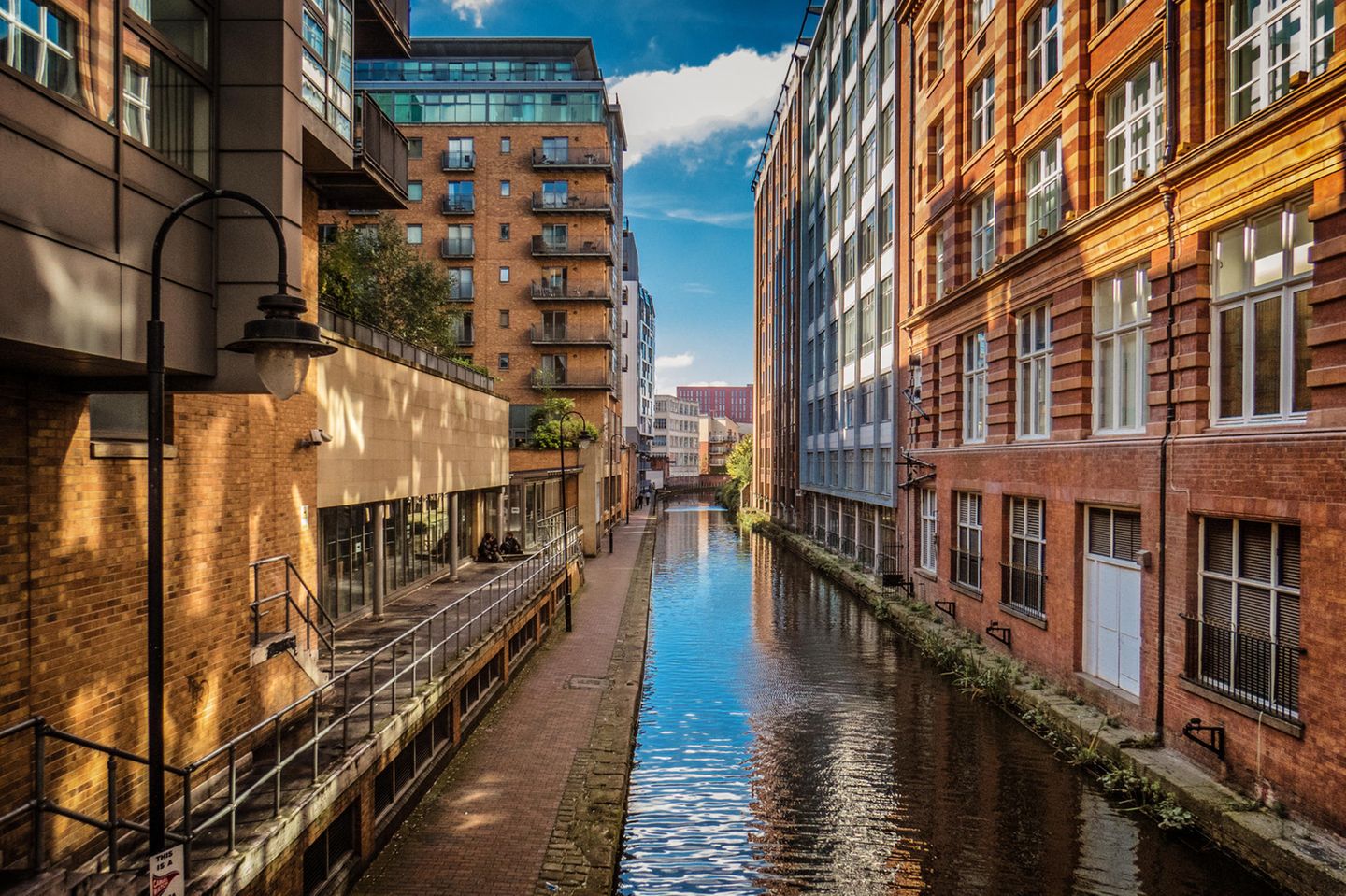 Innenstadt von Manchester, ein Mix aus moernen und alten Bauten