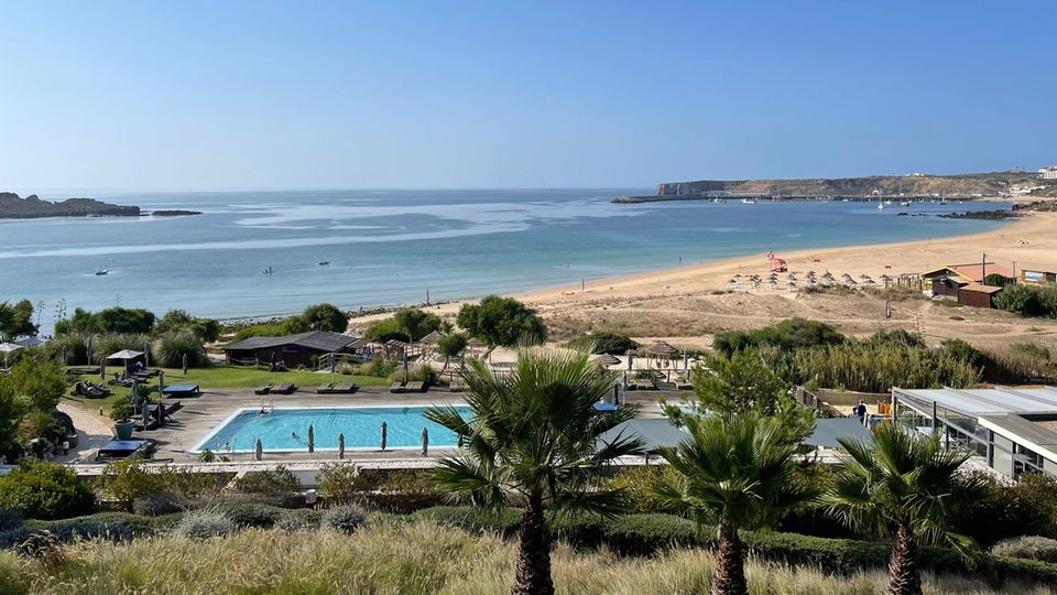 Marthinal Resort Blick über die Anlage Marthinal in Sagres mit Strand im Hintergrund