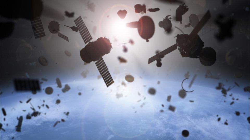 Kaputte Satelliten können zu Weltraumschrott werden und rasend schnell im All herumfliegen.