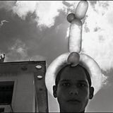 Er sei ein Spaziergänger, wird über Raúl Cañibano gesagt. Seine Methode: wie absichtslos durchs Leben wandeln, hinsehen, festhalten. Und zwar das Zufällige, offen für alle möglichen Interpretationen