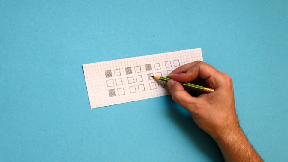 Anleitung: Bastelt euch ein Shirt in Brailleschrift!