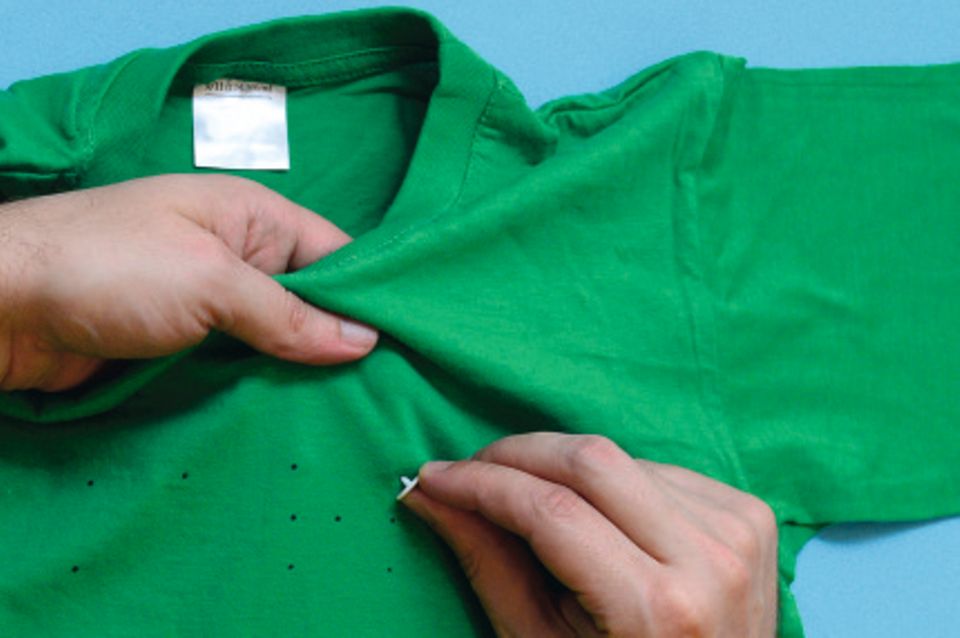 Anleitung: Bastelt euch ein Shirt in Brailleschrift!