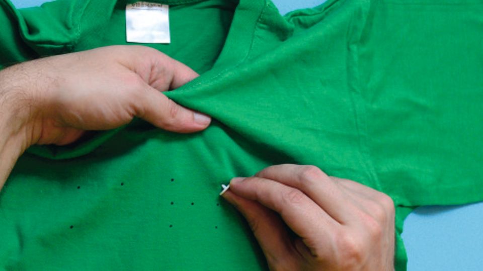 Anleitung: Bastelt euch ein Shirt in Brailleschrift!