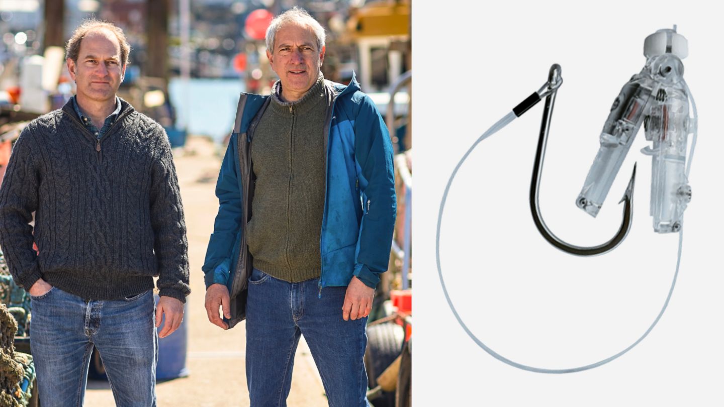 Ein Teil der Erlöse werde in den Schutz von Seevögeln fließen, sagen Ben und Pete Kibel. Die "Köderhakenkapsel" öffnet erst bei erhöhtem Wasserdruck