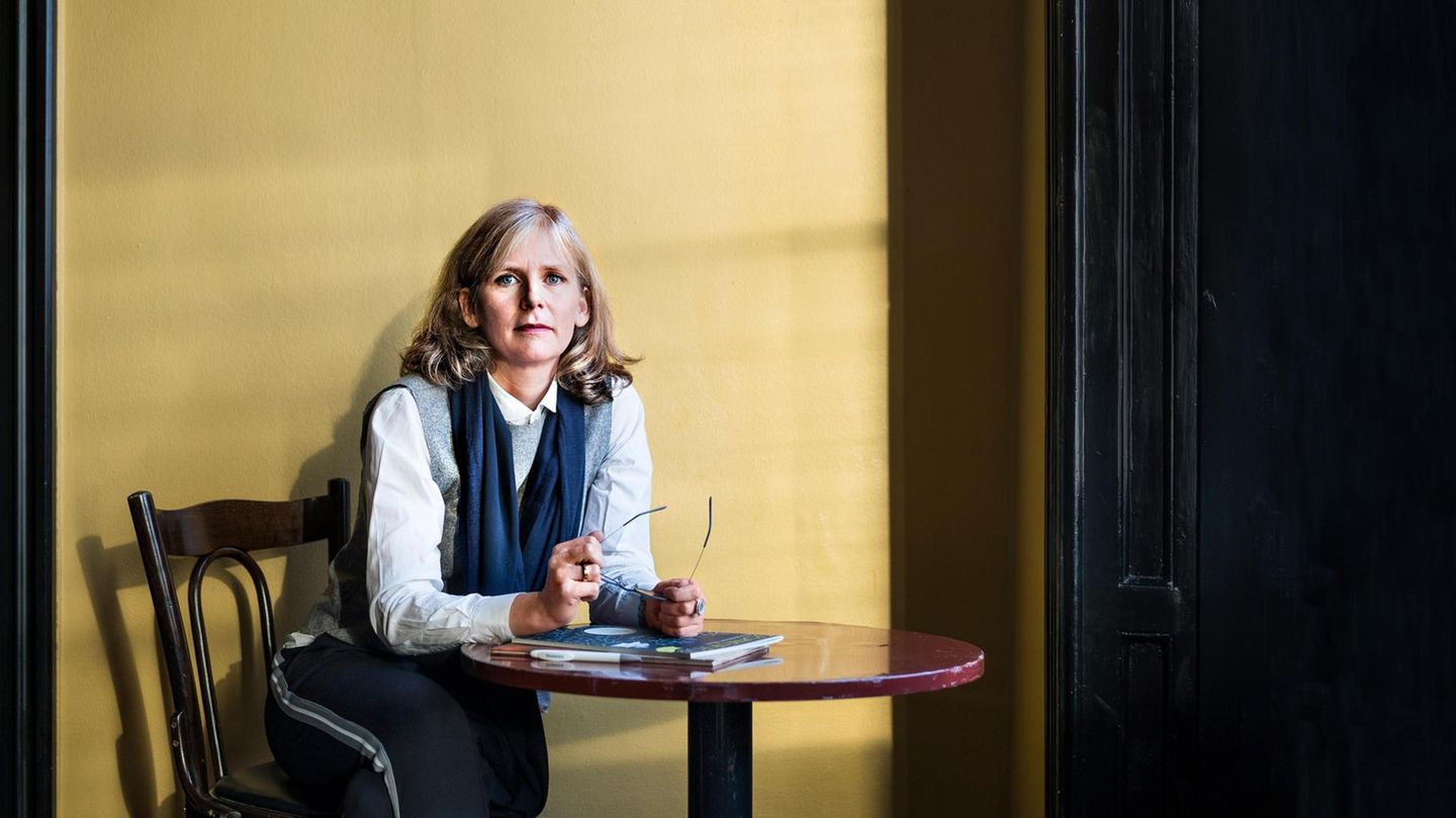 Die Philosophin Dr. Ina Schmidt beim Interview in Hamburg 