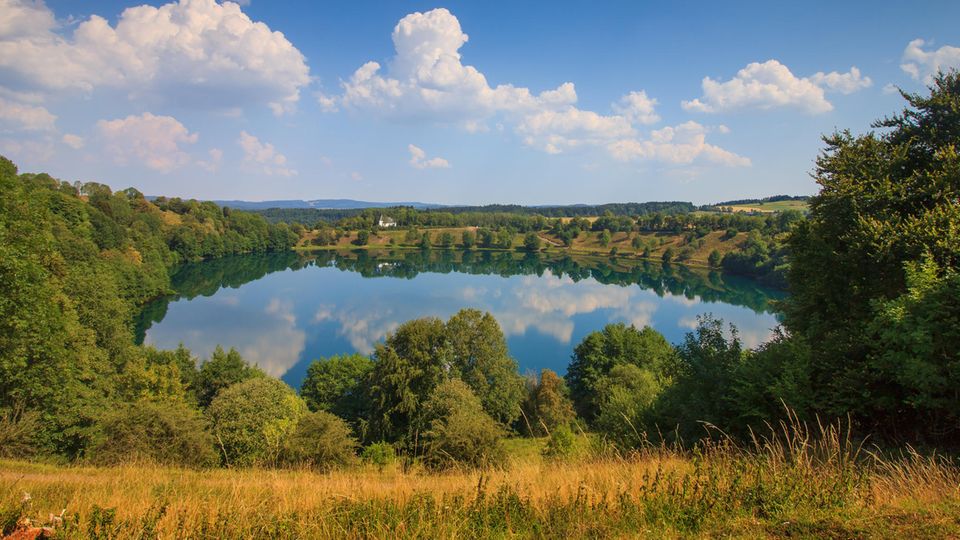 Weinfelder Maar in der Eifel Weinfelder Maar in der Eifel