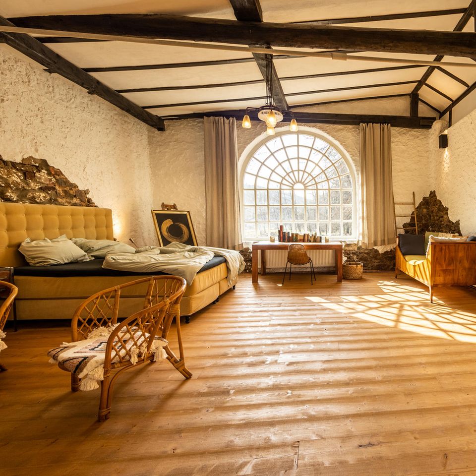 Erst wieder ab November frei https://gutneuwerk.de/das-atelier/