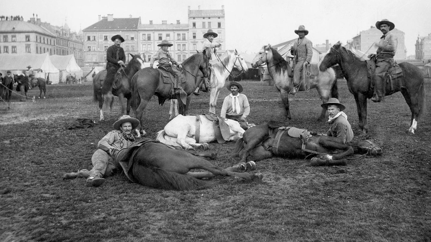 Buffalo Bill mit seiner Truppe auf der Theresienwiese in München