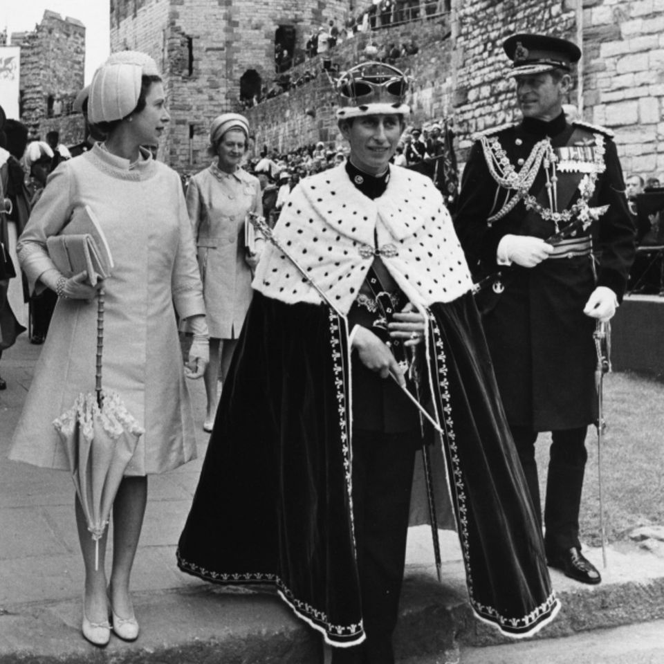 Thronfolger: 1969 wurde Charles (M.) feierlich als Prince of Wales bestätigt. 53 Jahre später hat er seine Mutter erstmals bei der Eröffnung des Parlaments vertreten 