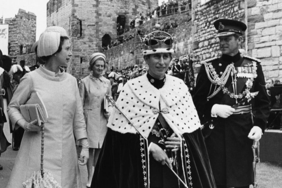 Thronfolger: 1969 wurde Charles (M.) feierlich als Prince of Wales bestätigt. 53 Jahre später hat er seine Mutter erstmals bei der Eröffnung des Parlaments vertreten 