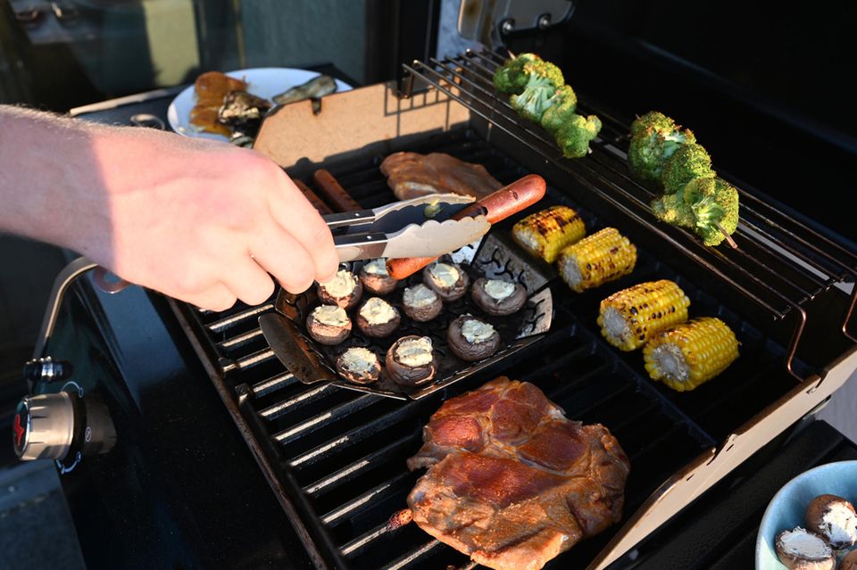 Gas oder Kohle? Bei den Umweltauswirkungen ist meist das Grillgut entscheidend