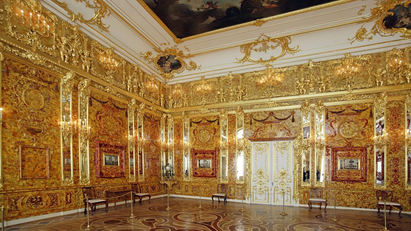 Das Bernsteinzimmer im Katharinenpalast bei Sankt Petersburg