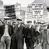 Nach dem Ersten Weltkrieg brechen der Kohleindustrie die Märkte weg, die Produktionskosten auf der Insel sind nicht konkurrenzfähig (Streikende 1926)