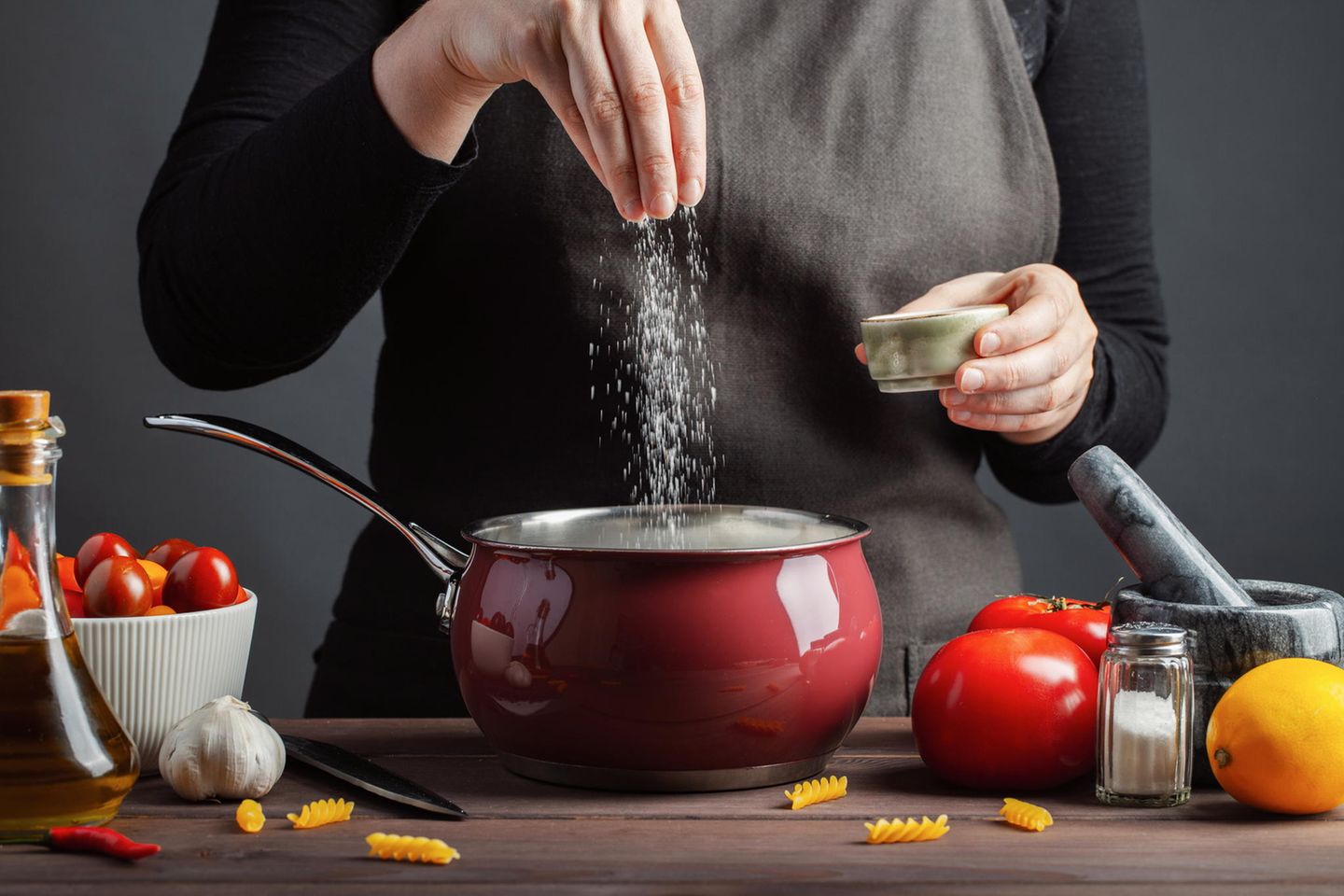 Kochschule: Besser essen: Tipps für den perfekten Einsatz von Salz, Fett, Säure und Hitze