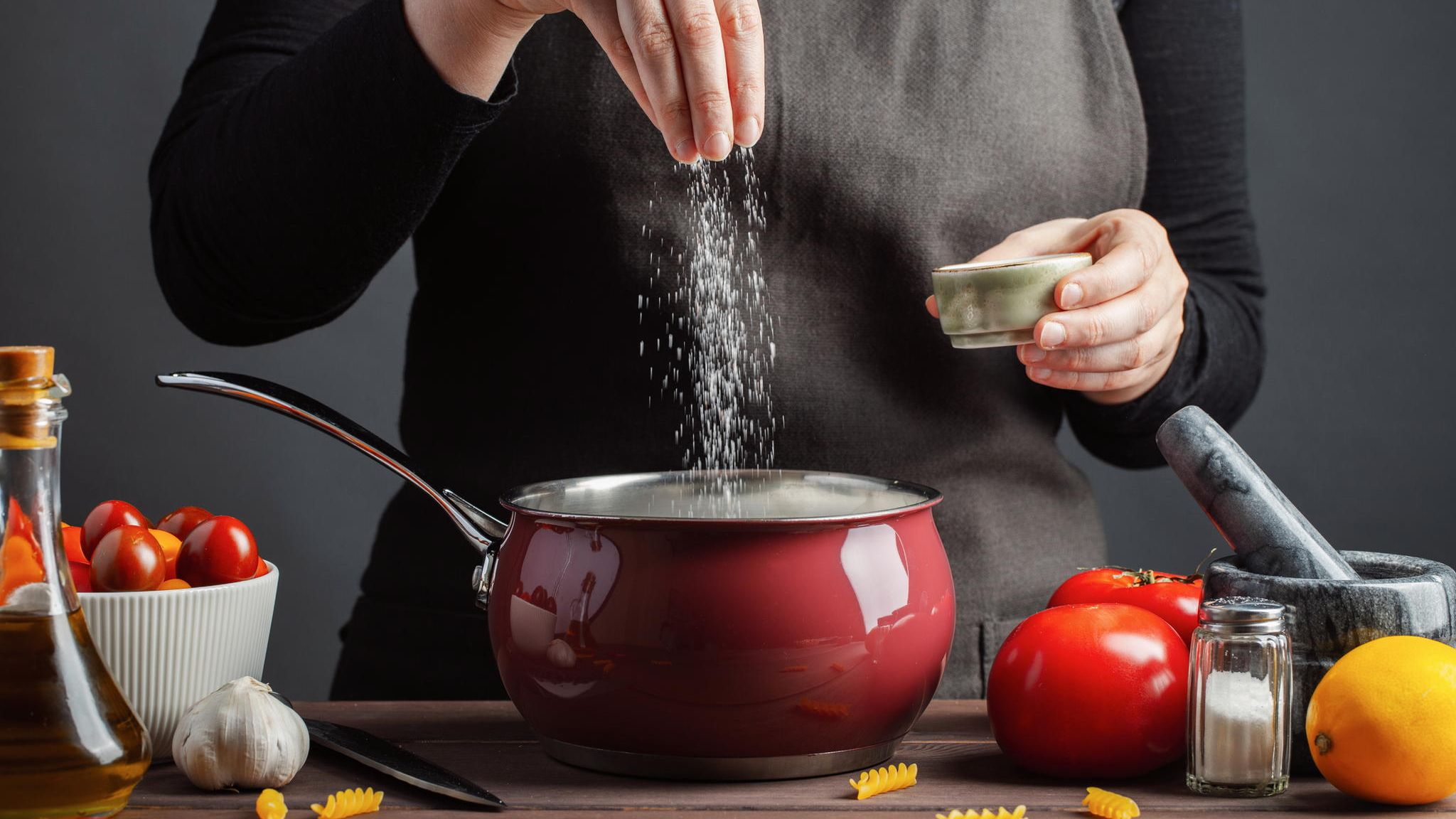 Kochschule: Besser essen: Tipps für den perfekten Einsatz von Salz, Fett, Säure und Hitze
