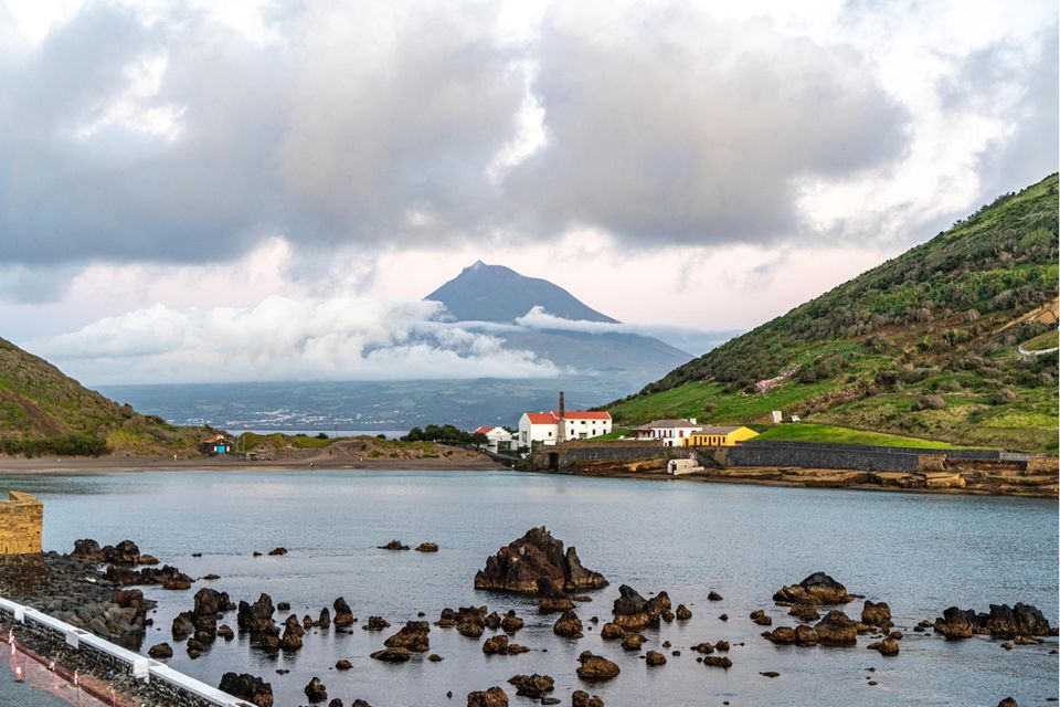Blick auf den Pico von der Insel Faial auf den Arzoren