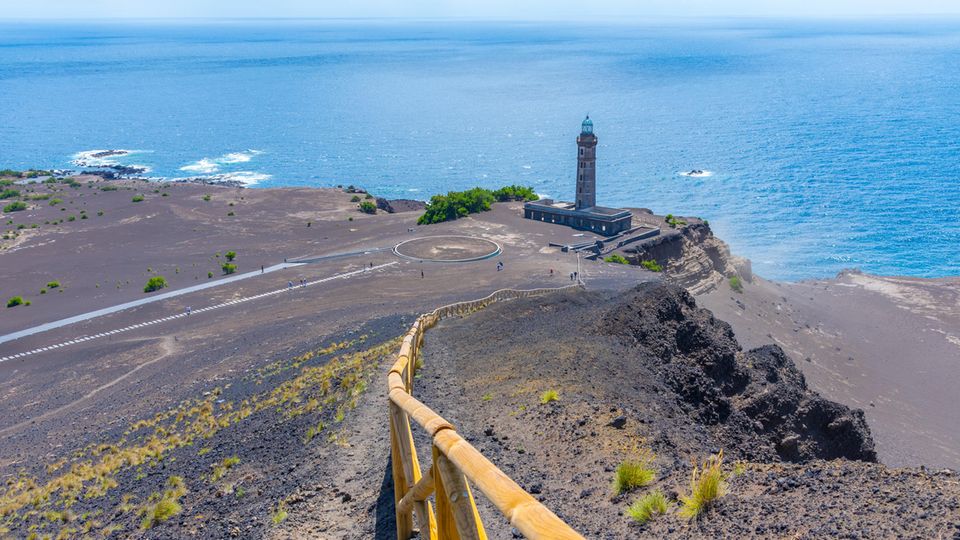 Farol da Ponta dos Capelinhos auf Faial Farol da Ponta dos Capelinhos auf Faial