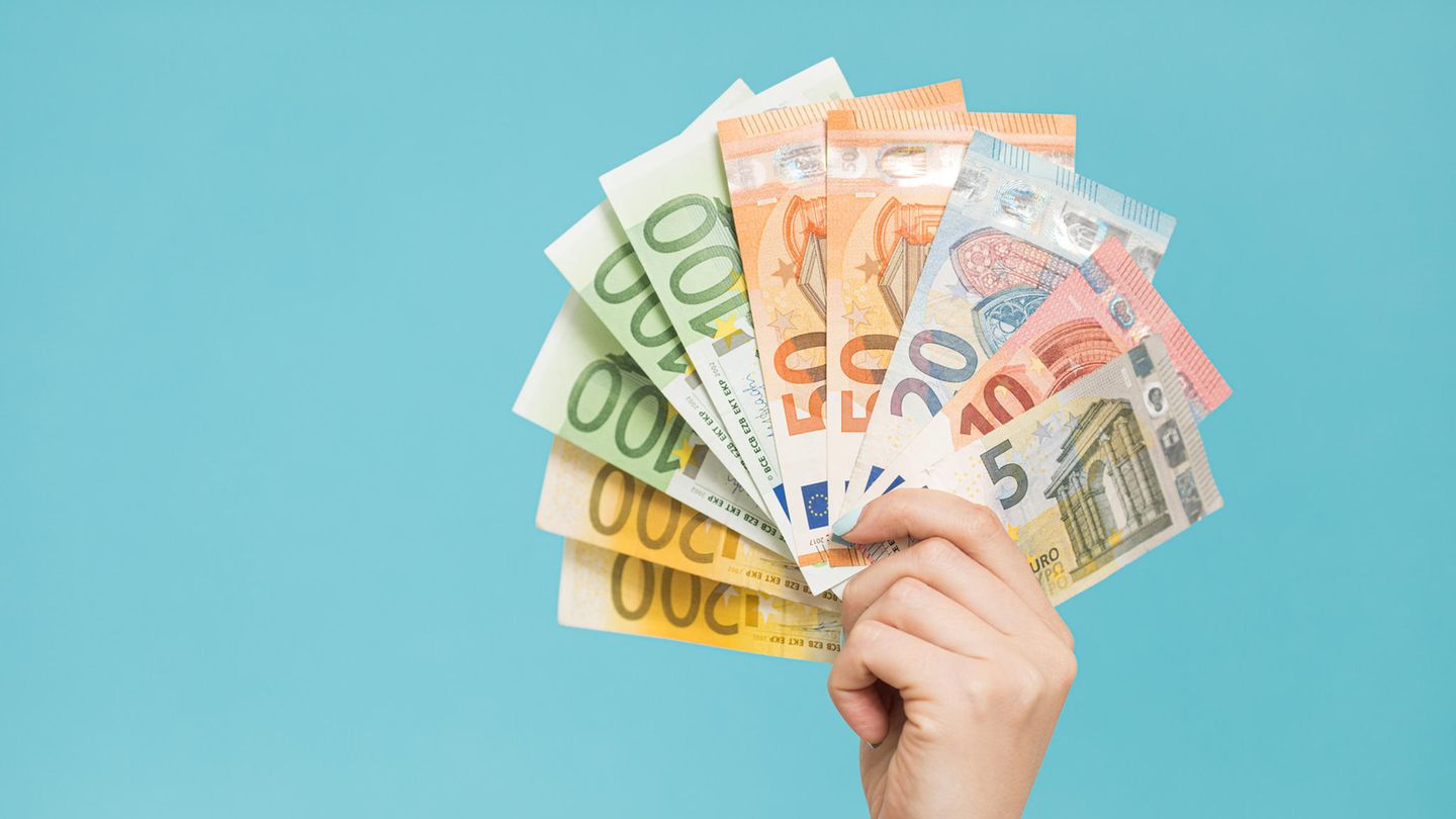 Bemerkt der Arbeitnehmer oder die Arbeitnehmerin den Fehler und meldet ihn nicht, verletzt er oder sie die Treuepflicht.