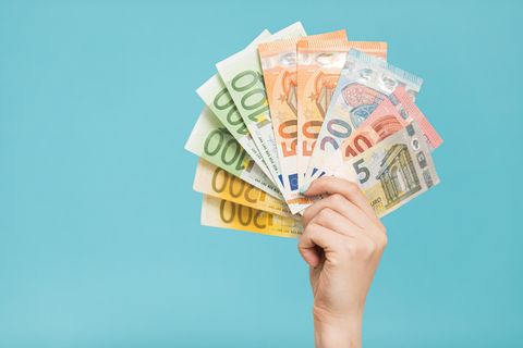 Bemerkt der Arbeitnehmer oder die Arbeitnehmerin den Fehler und meldet ihn nicht, verletzt er oder sie die Treuepflicht.