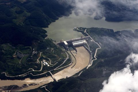 Dämme wie diese Wasserkraft-Anlage im chinesischen Teil des Mekong verändern den Sedimenttransport in Flüssen gravierend