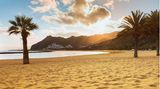 Sonnenuntergang am Strand Playa de las Teresitas auf Teneriffa