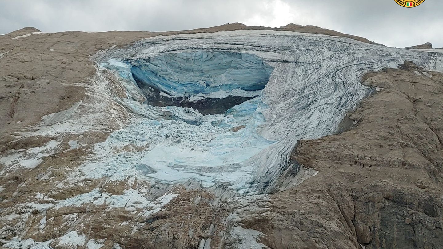Der Gletscher auf der Marmolata brach ab, als gerade zahlreiche Bergsteigende zum Gipfel aufstiegen