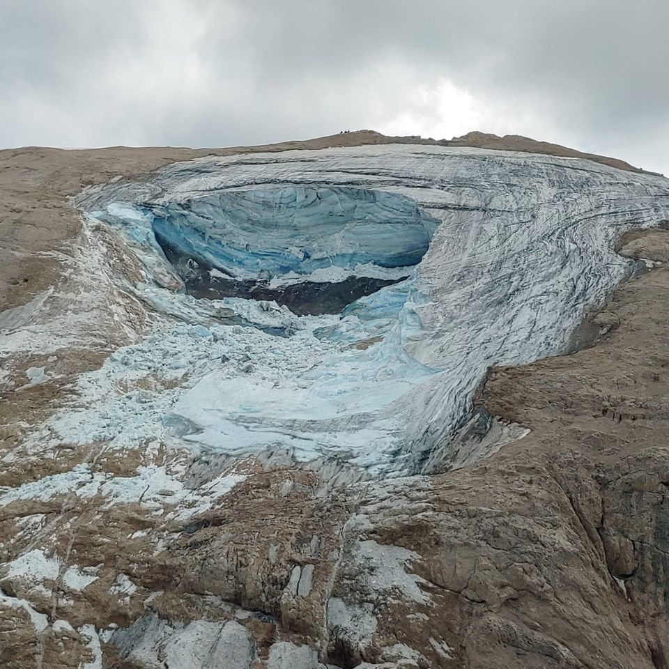 Der Gletscher auf der Marmolata brach ab, als gerade zahlreiche Bergsteigende zum Gipfel aufstiegen