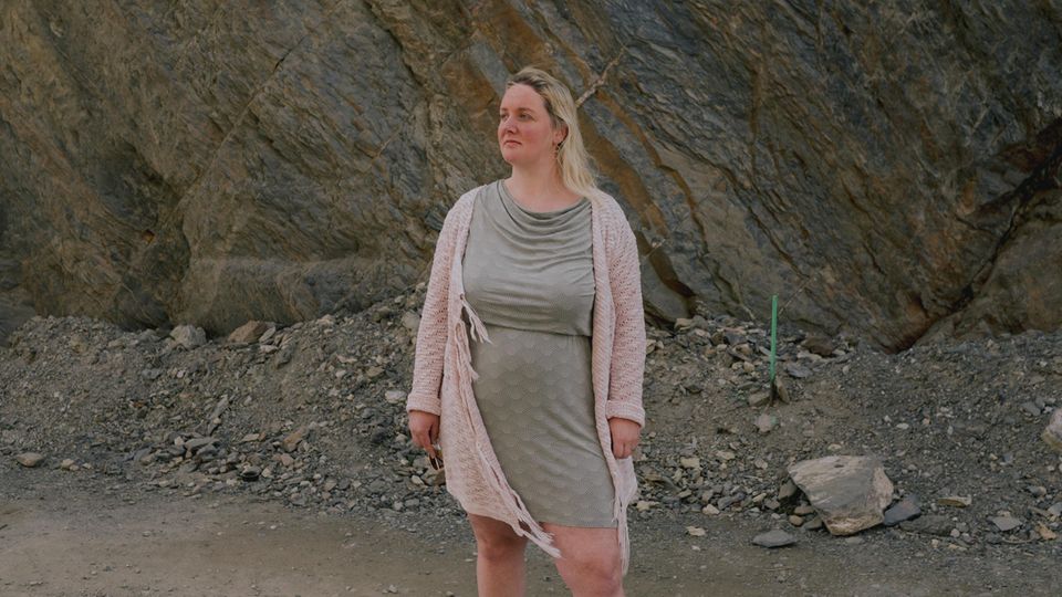 Hochwasserkatastrophe: Nadine Eßer hilft im Ahrtal und findet einen neuen Sinn in ihrem Leben. Dann geht ihr die Kraft aus Nadine Eßer hilft im Ahrtal und findet einen neuen Sinn in ihrem Leben. Dann geht ihr die Kraft aus