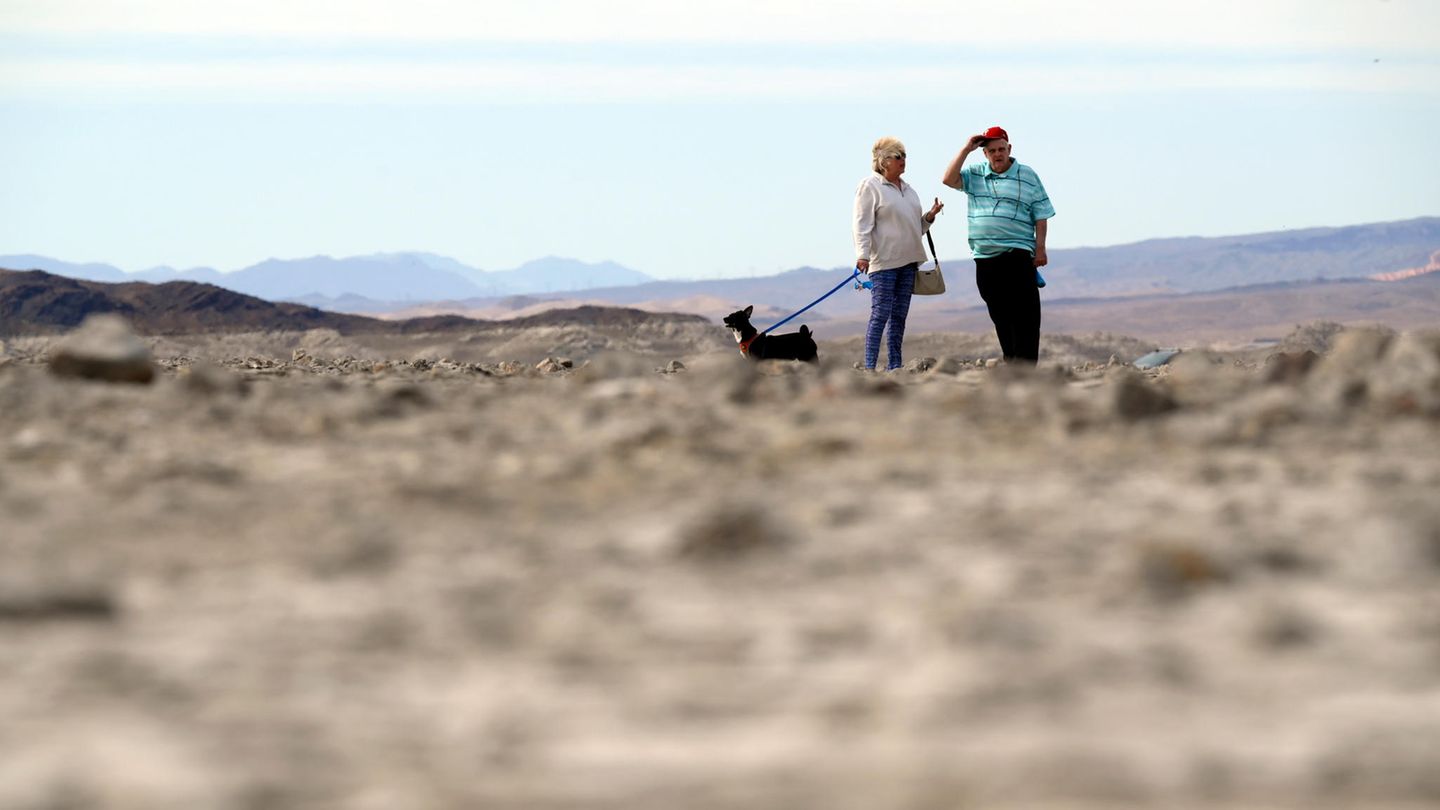 Spaziergänger am Lake Mead