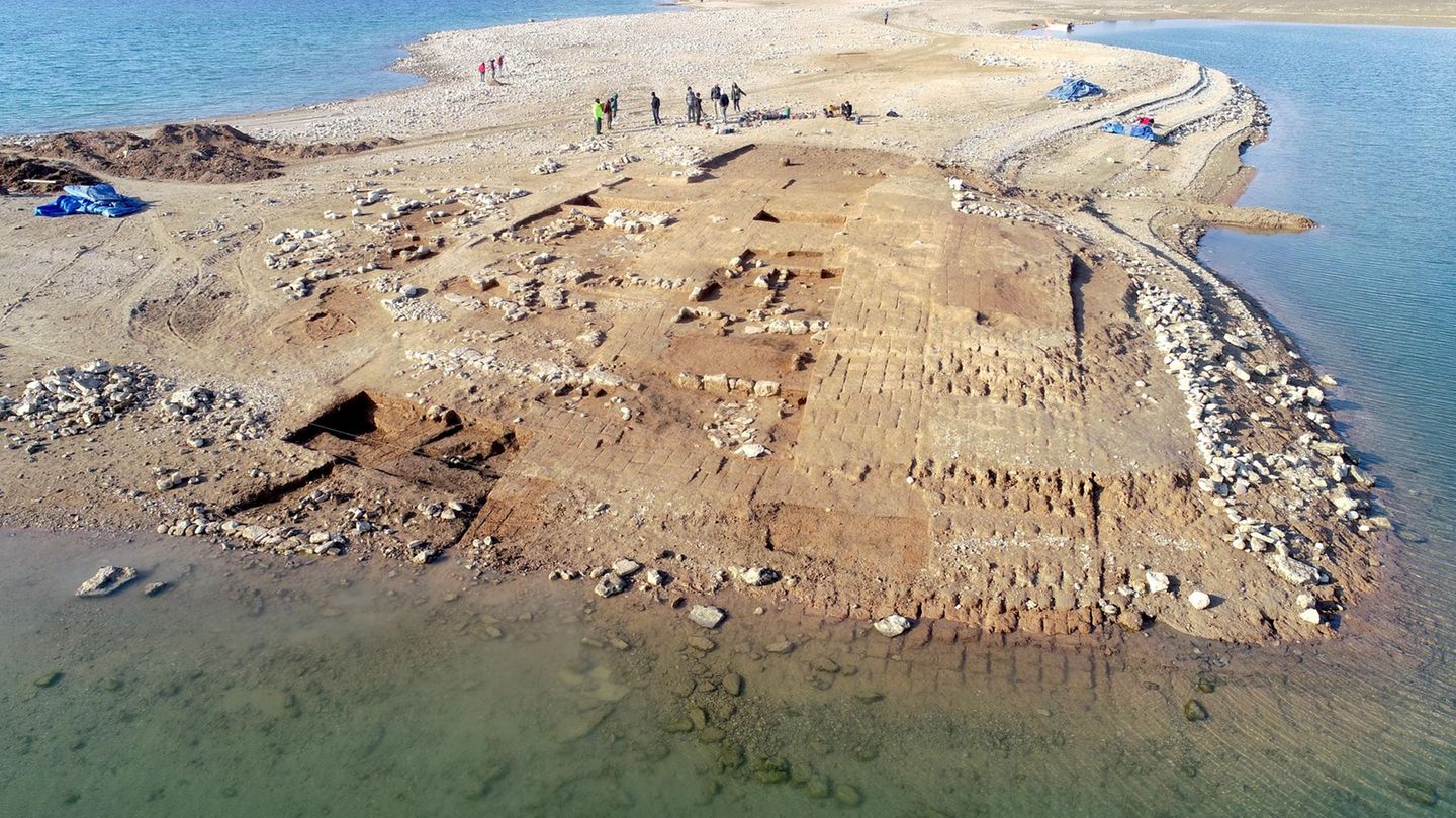 Die archäologische Stätte von Kemune im ausgetrockneten Gebiet des Mosul-Stausees
