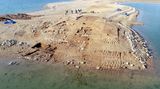 Die archäologische Stätte von Kemune im ausgetrockneten Gebiet des Mosul-Stausees