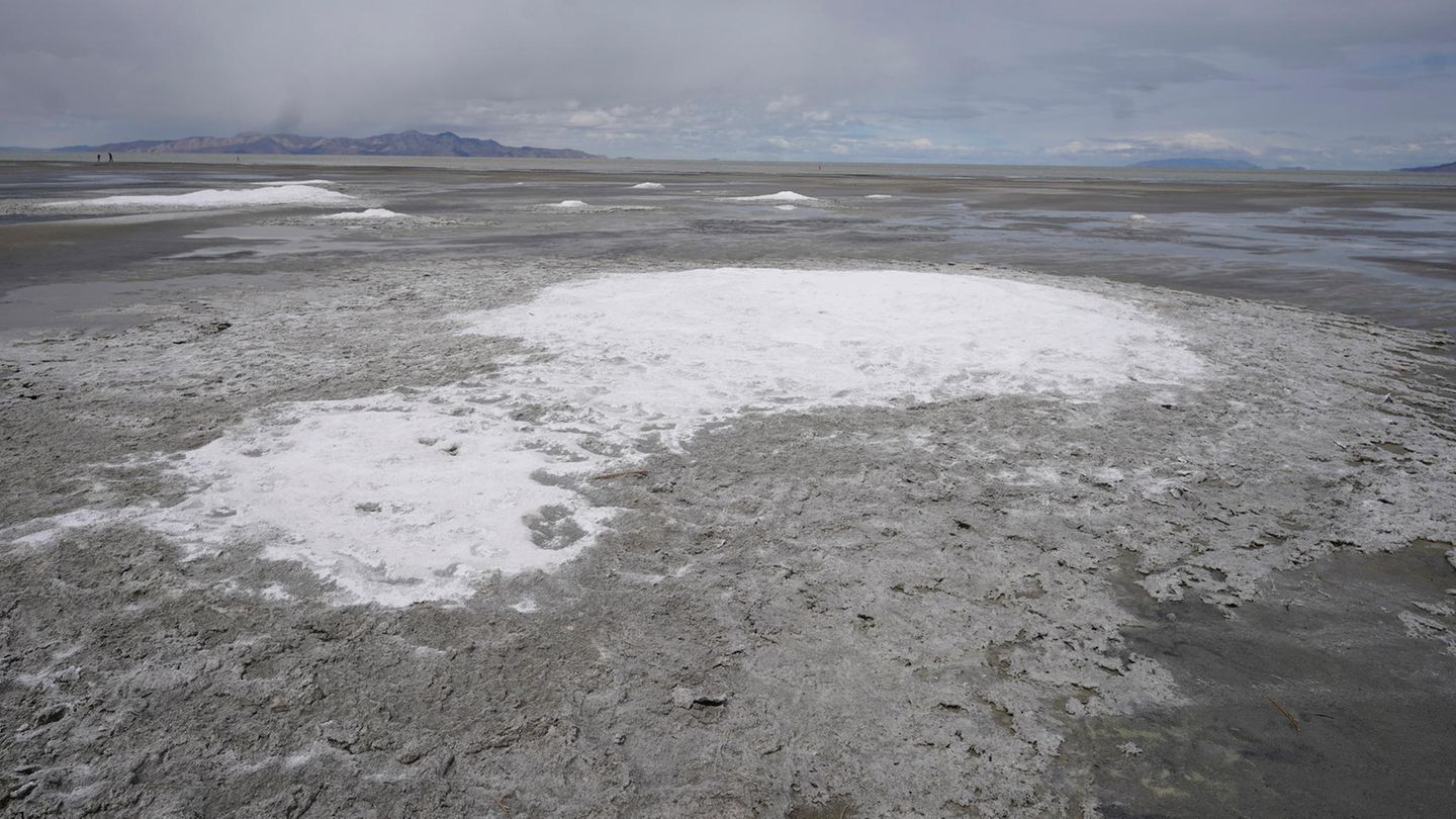 Salzflächen im sehr trockenen Großen Salzsee im US-Bundesstaat Utah