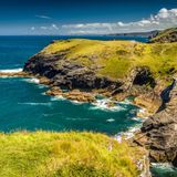 Die Küste Cornwalls bei Tintagel Castle
