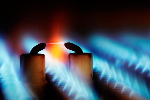 Zündflamme im Gasofen: Niemand weiß, wie sich die Gaspreise bis zum Winter entwickeln