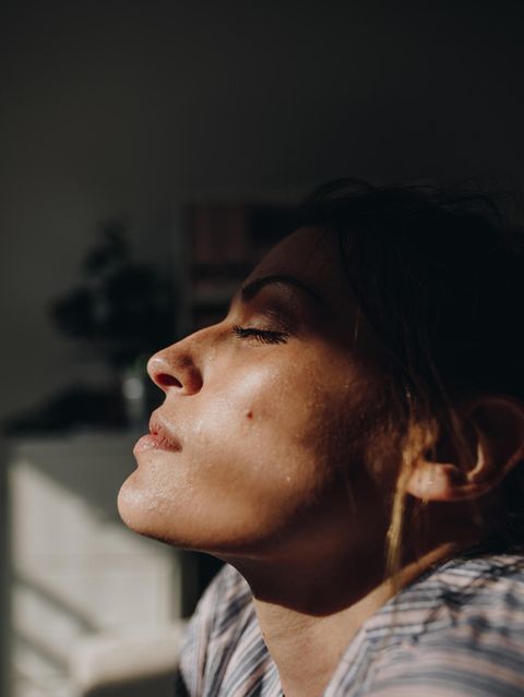 Erkrankte an Krebs treffen auf eine Umwelt, die sich schwertut im Umgang mit der Erkrankung 