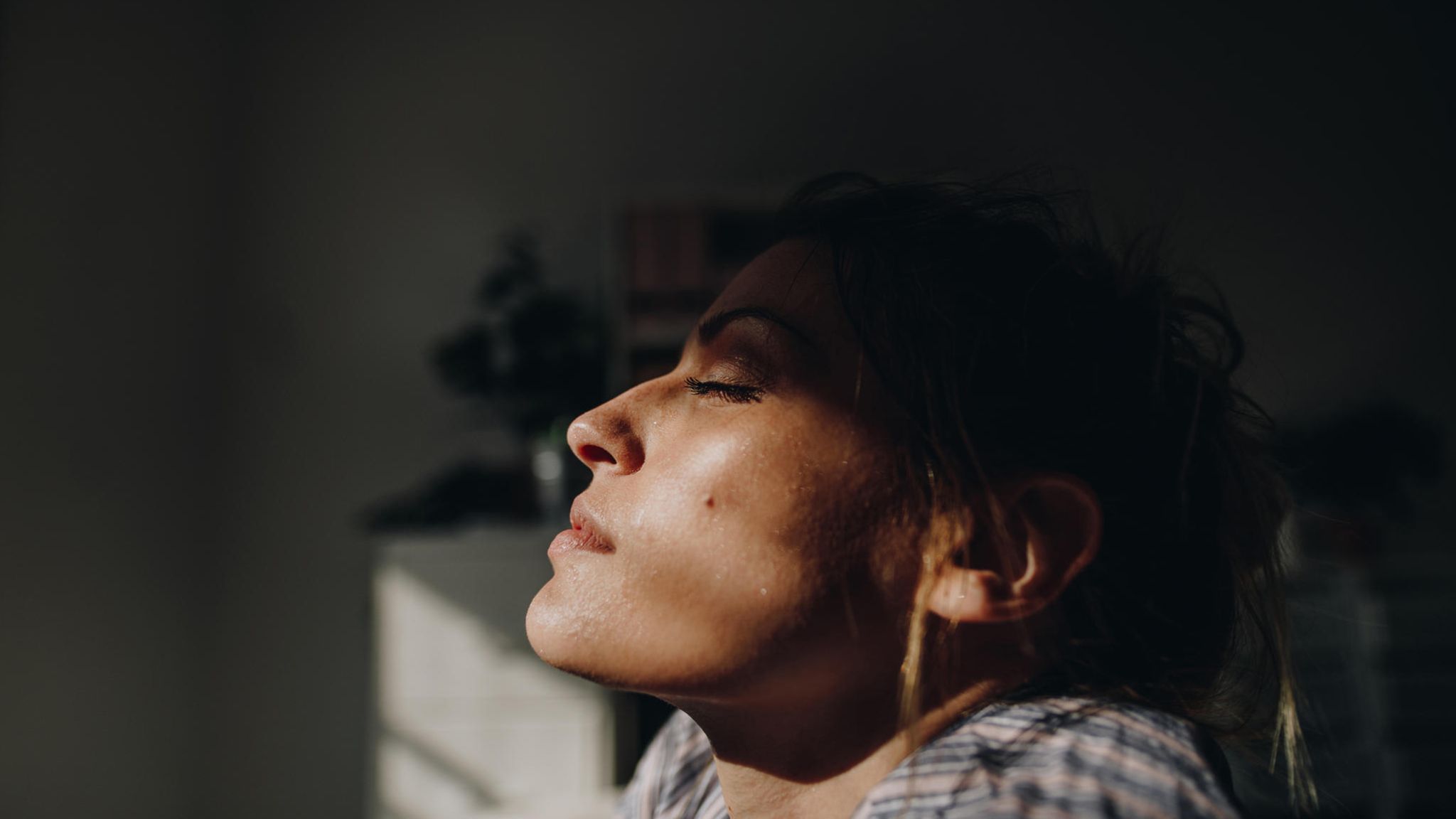 Erkrankte an Krebs treffen auf eine Umwelt, die sich schwertut im Umgang mit der Erkrankung 