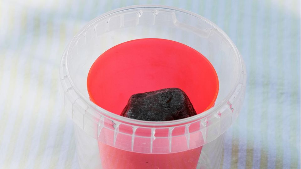 Anleitung: So macht ihr euch einen Becher aus Eis! Anleitung: So macht ihr euch einen Becher aus Eis!