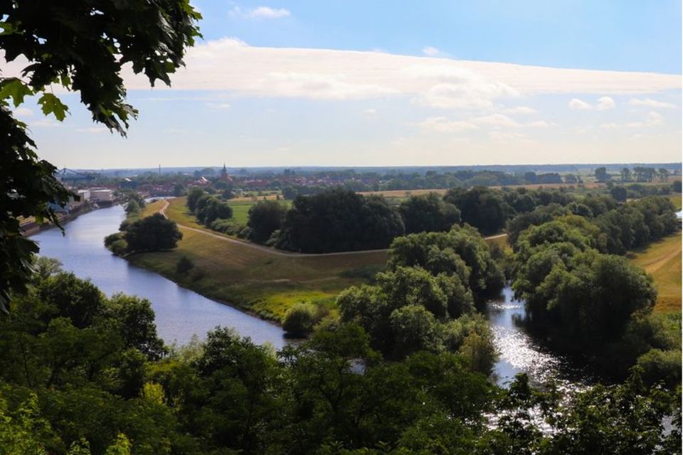 Ein Bild, drei Flüsse: An der Grenze von Mecklenburg-Vorpommern und Niedersachsen fließen Sude und Boize in die mächtige Elbe. F