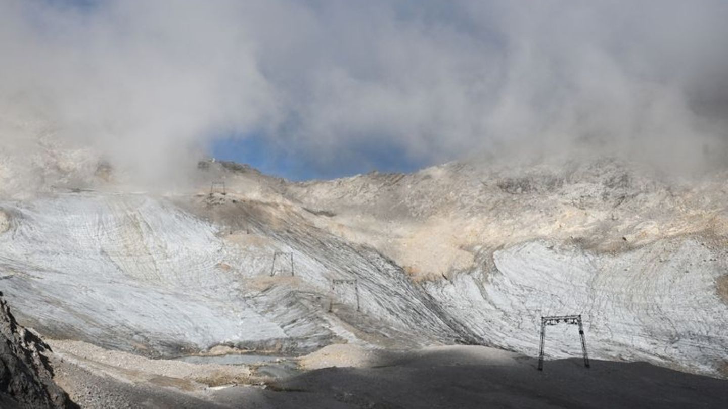 Blankeis ist am nördlichen Schneeferner am Blaueisgletscher