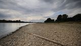 Köln: Wolken ziehen über den Rhein